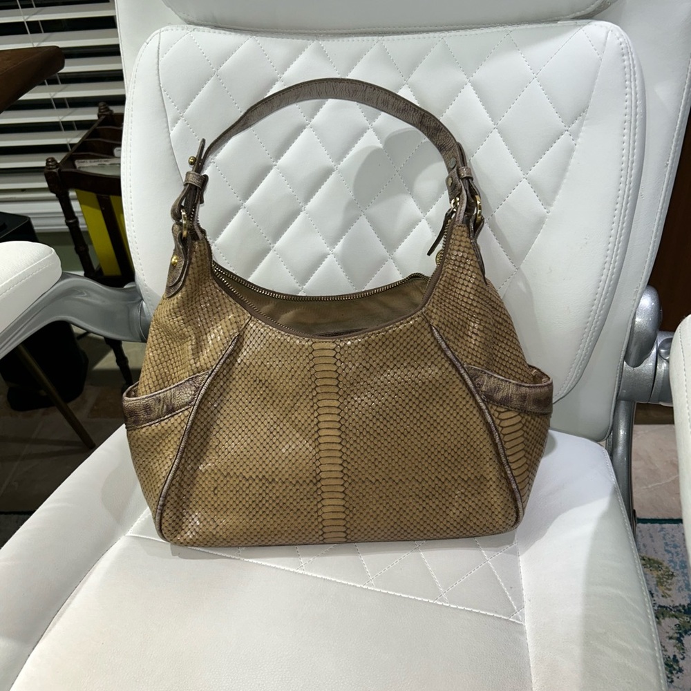 VINTAGE BRAHMIN hard to find shoulder bag purse side pockets tan brown leather